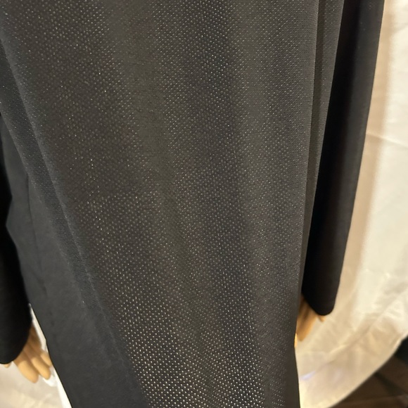 Lucy.com Black, split back, long sleeve top. Sz S - Picture 3 of 9